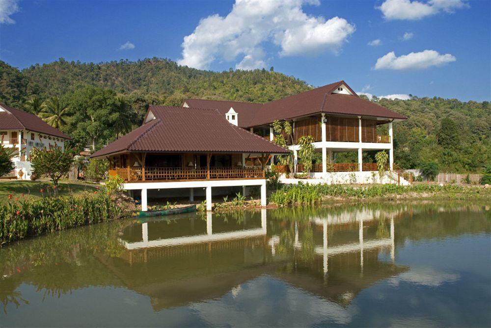 Maekok River Village Resort Mae Ai Exterior foto